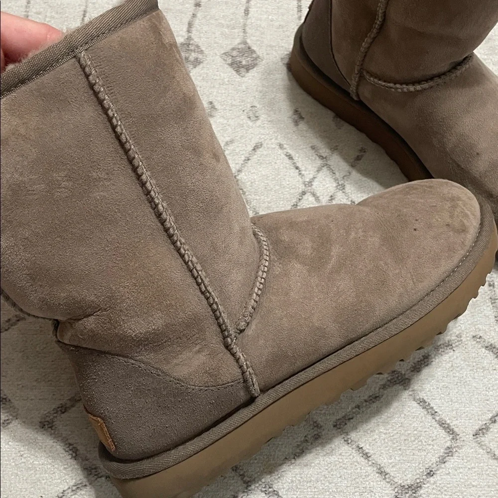 UGG Classic Short Boot Gray Size 8 - Picture 2 of 11